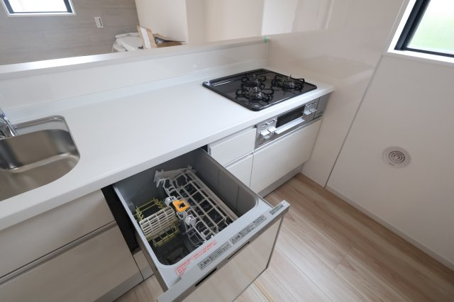 《仲介手数料無料》見沼区東大宮１丁目98-5(全1戸)新築一戸建てリガーレのキッチン|撮影日 2025年10月20日 13:00 曇り