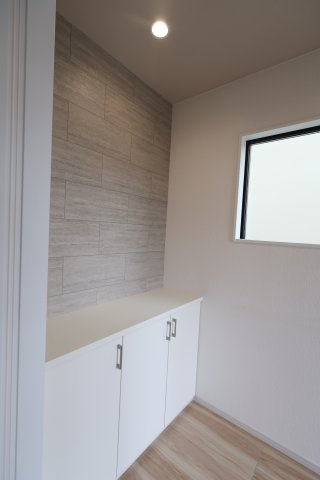 《仲介手数料無料》見沼区東大宮１丁目98-5(全1戸)新築一戸建てリガーレの玄関|撮影日 2025年10月20日 13:00 曇り