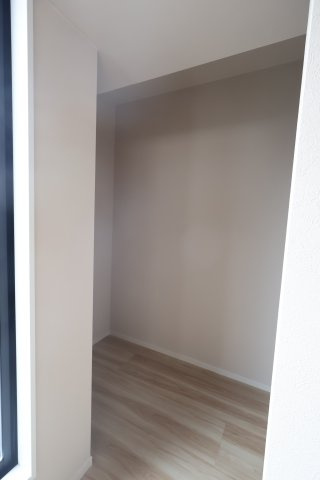 《仲介手数料無料》見沼区東大宮１丁目98-5(全1戸)新築一戸建てリガーレの収納|撮影日 2025年10月20日 13:00 曇り