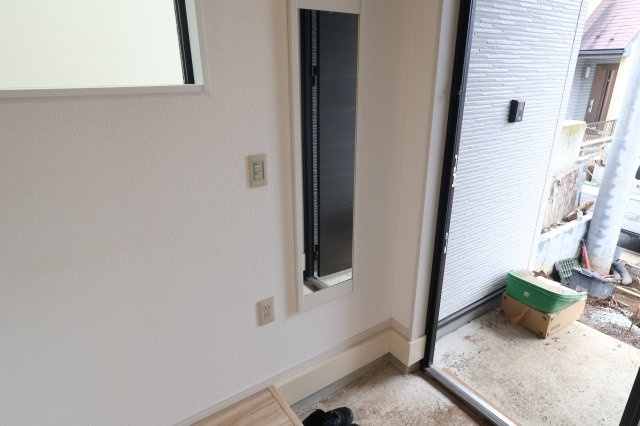 《仲介手数料無料》見沼区東大宮１丁目98-5(全1戸)新築一戸建てリガーレの玄関|撮影日 2025年10月20日 13:00 曇り