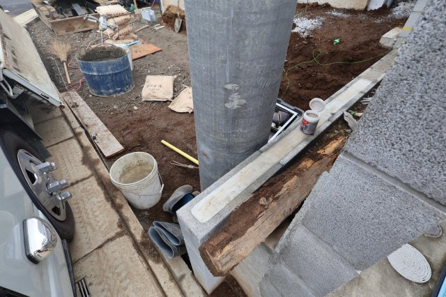 《仲介手数料無料》見沼区東大宮１丁目98-5(全1戸)新築一戸建てリガーレの外観|敷地内に電柱が1本入っています。
撮影日 2025年10月20日 13:00 曇り