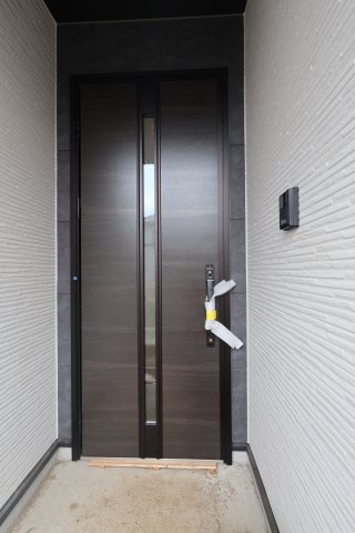 《仲介手数料無料》見沼区東大宮１丁目98-5(全1戸)新築一戸建てリガーレの玄関|撮影日 2025年10月20日 13:00 曇り