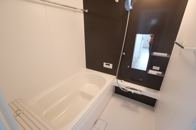 《仲介手数料無料》見沼区東大宮１丁目98-5(全1戸)新築一戸建てリガーレの浴室|撮影日 2025年10月20日 13:00 曇り