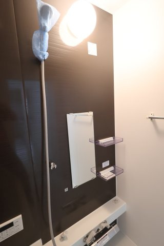 《仲介手数料無料》見沼区東大宮１丁目98-5(全1戸)新築一戸建てリガーレの浴室|撮影日 2025年10月20日 13:00 曇り