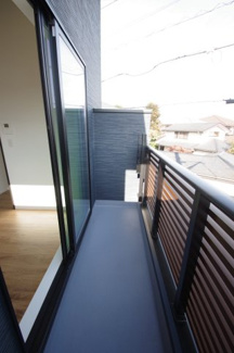 【バルコニー】 | 【仲介手数料無料！！】府中市四谷2丁目　新築戸建て（全4棟）2号棟　4390万円