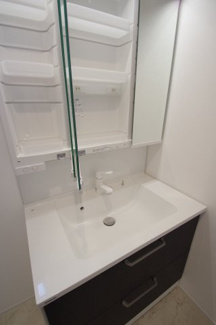 【洗面所】 | 【仲介手数料無料！！】府中市四谷2丁目　新築戸建て（全4棟）2号棟　4390万円