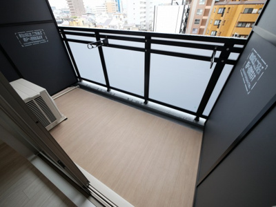 【バルコニー】 | アドバンス大阪リーヴァ | バルコニーからの眺めを楽しみながら食事をしませんか