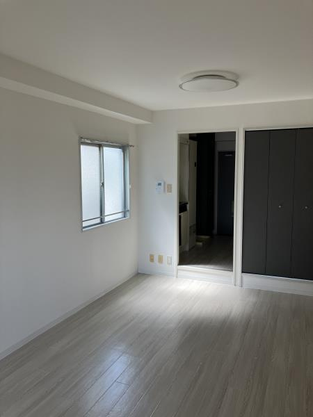 ヒルズコート海岸通の居間・リビング|使いやすいリビングです