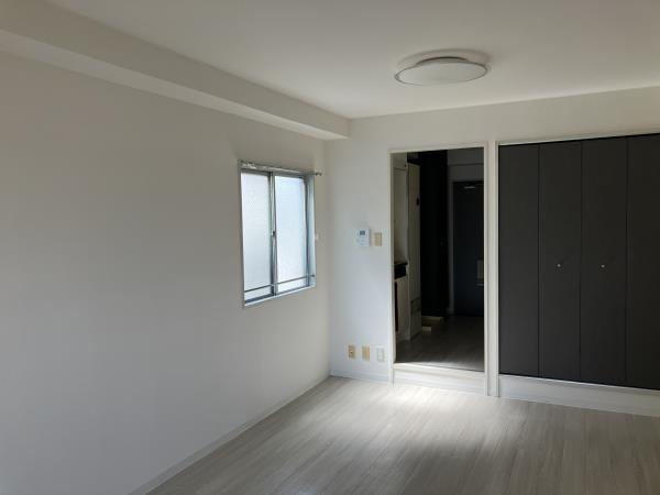 ヒルズコート海岸通の居間・リビング|使いやすい居間です