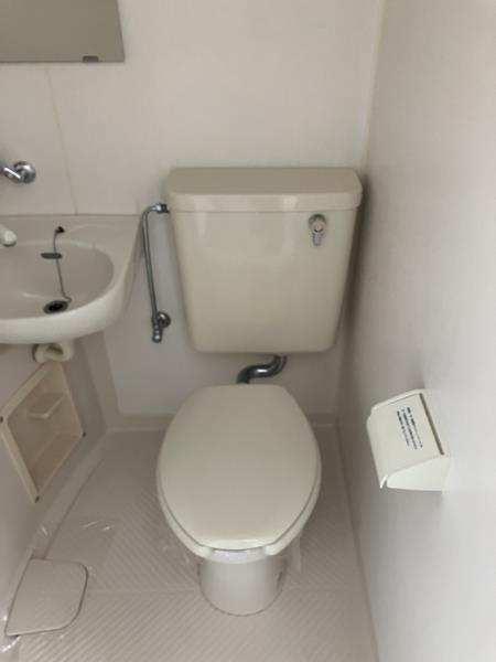 ヒルズコート海岸通のトイレ|コンパクトで使いやすいトイレです