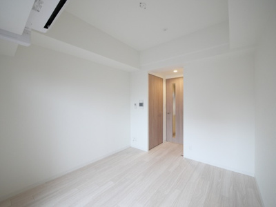 【居間・リビング】 | アドバンス大阪リーヴァ | こちらのリビングで趣味の時間をお楽しみください