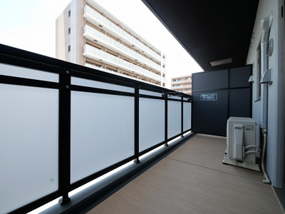 【バルコニー】 | アドバンス大阪リーヴァ | バルコニーからの眺めを楽しみながら食事をしませんか