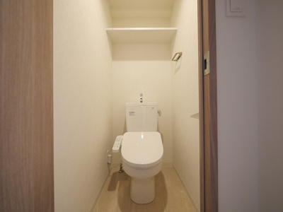 【トイレ】 | アドバンス大阪リーヴァ | 清潔感のあるトイレです