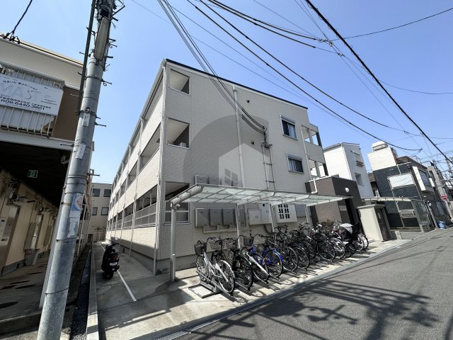 LALLA  PALLOOZAの外観