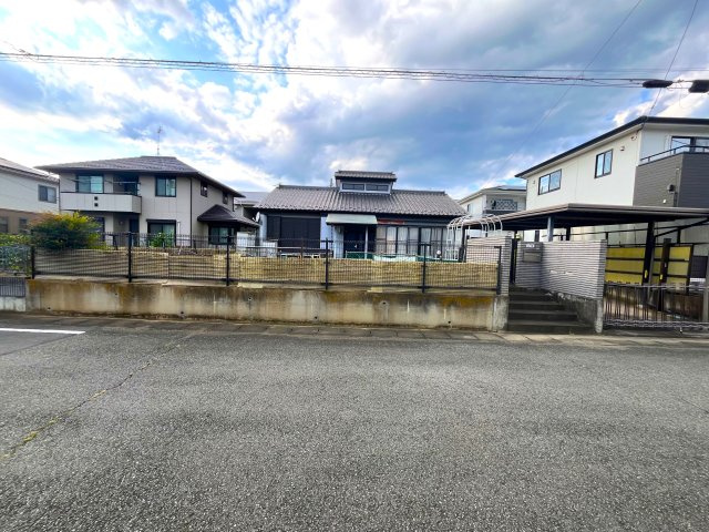 【中古戸建】伊勢崎市境下武士の外観|内覧の際は「027-386-8693」もしくはスーモからご気軽にお問い合わせください♪