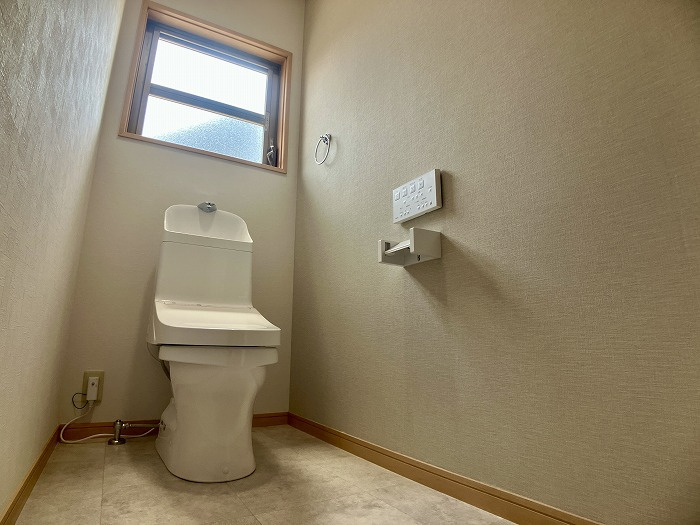 新須賀町3丁目　中古戸建のトイレ