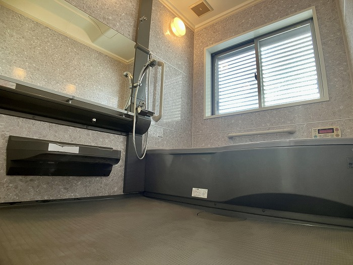新須賀町3丁目　中古戸建の浴室