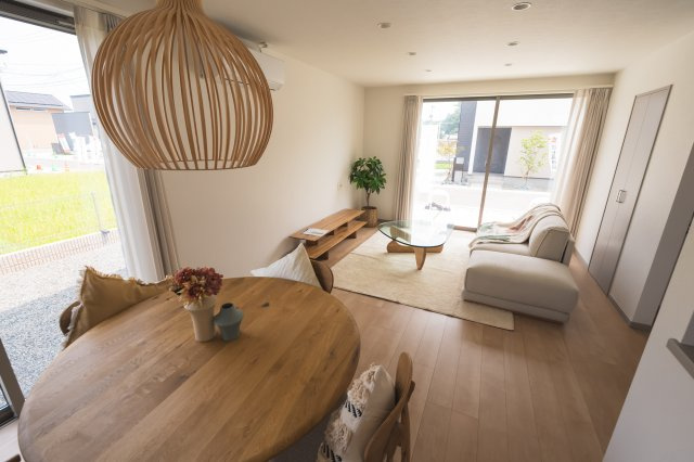 【居間・リビング】 | クレストタウンかすみヶ丘12-11