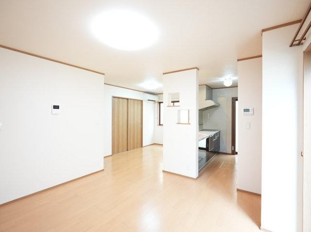 【居間・リビング】 | 南区城南町東阿高