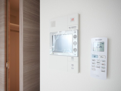 【セキュリティ】 | S-RESIDENCE小阪azure | モニター付きインターフォンです。