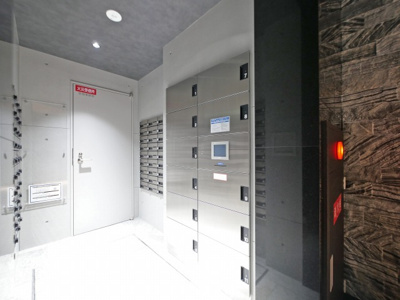 【その他共用部分】 | S-RESIDENCE小阪azure | 宅配ボックスです。