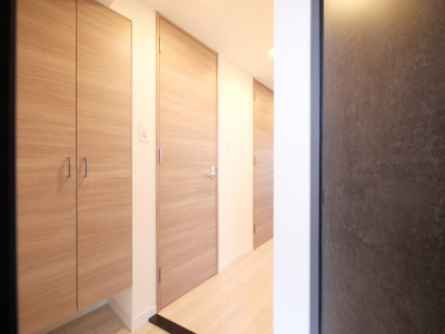 【玄関】 | S-RESIDENCE小阪azure | シンプルで使いやすい玄関です