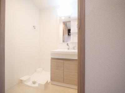 【独立洗面台】 | S-RESIDENCE小阪azure | 独立洗面台あり、毎朝おしゃれに忙しい女性の方におすすめです