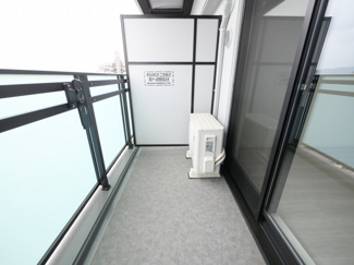 【バルコニー】 | S-RESIDENCE小阪azure | 暖かな日差しのふりそそぐバルコニー