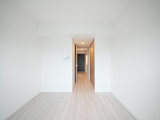 【居間・リビング】 | S-RESIDENCE小阪azure | こちらの居間で趣味の時間をお楽しみください