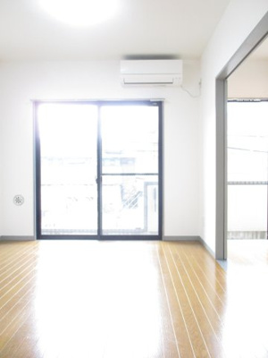 【居間・リビング】 | ファーストステージタケダ | ※前回募集時の写真です