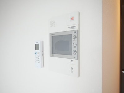 【セキュリティ】 | S-RESIDENCE小阪azure | モニター付きインターフォンです。