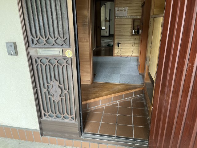 【玄関】 | 中古一戸建　高岡郡佐川町甲