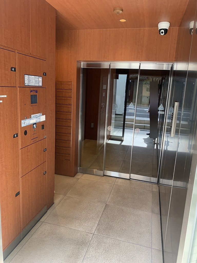 PREMIUM CUBE日本橋浜町のエントランス