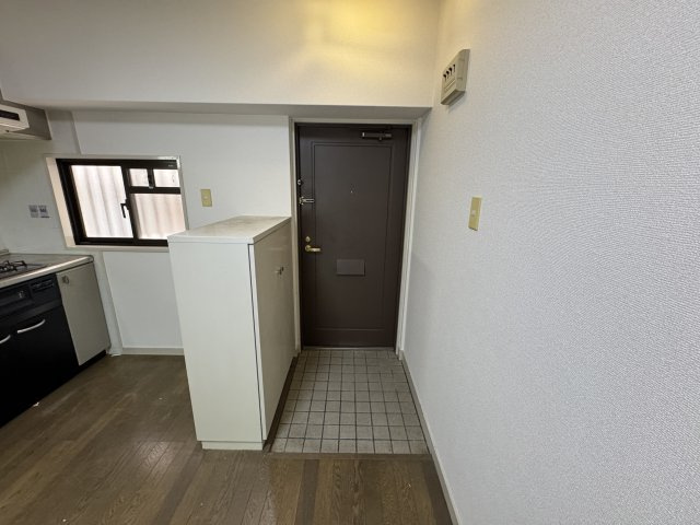 シャトー柴原の玄関