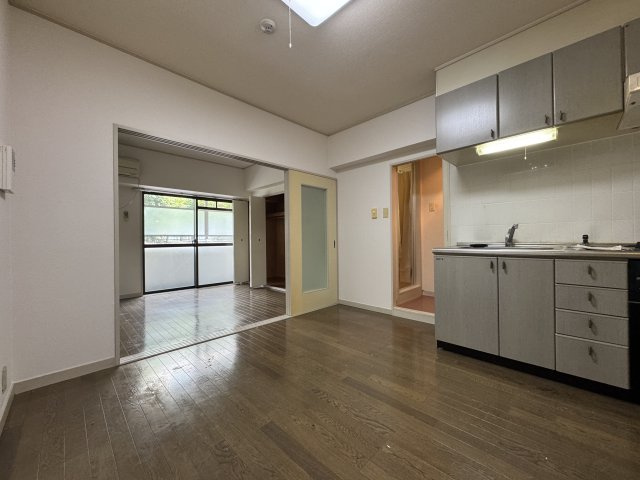 シャトー柴原の居間・リビング