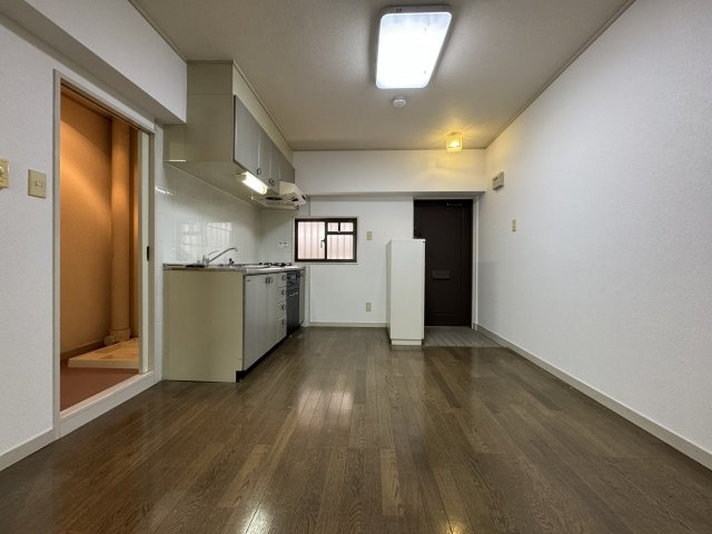 シャトー柴原の居間・リビング