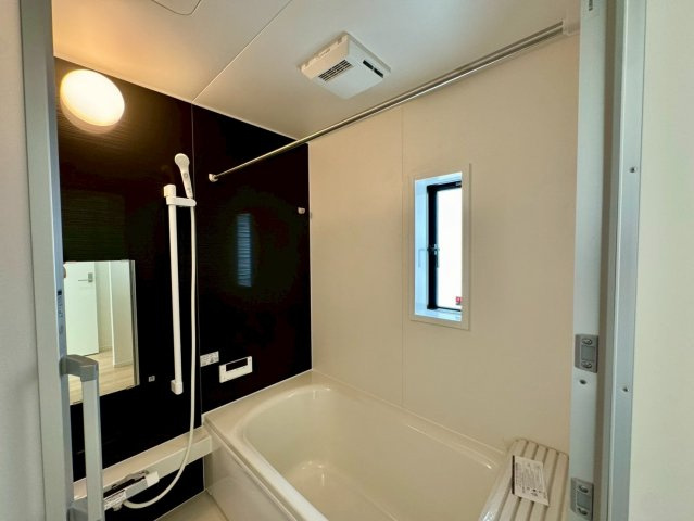 クレイドルガーデン金武町屋嘉 第2・２号棟の浴室|浴室乾燥機付きユニットバス