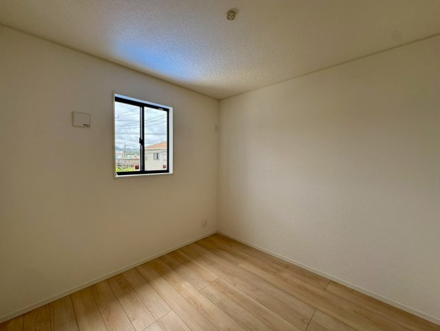 クレイドルガーデン金武町屋嘉 第2・２号棟の洋室|二面採光の２階主寝室7.2帖