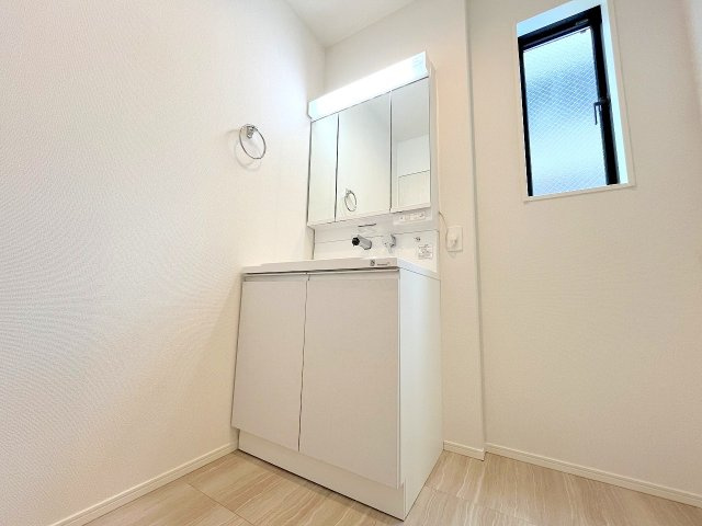 福生市福生全2棟　新築分譲の洗面所|2025年撮影