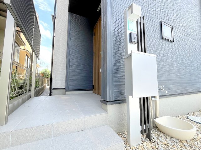 福生市福生全2棟　新築分譲の玄関|2025年撮影