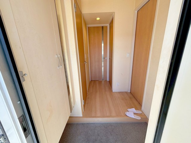 シャルマン井高野の玄関