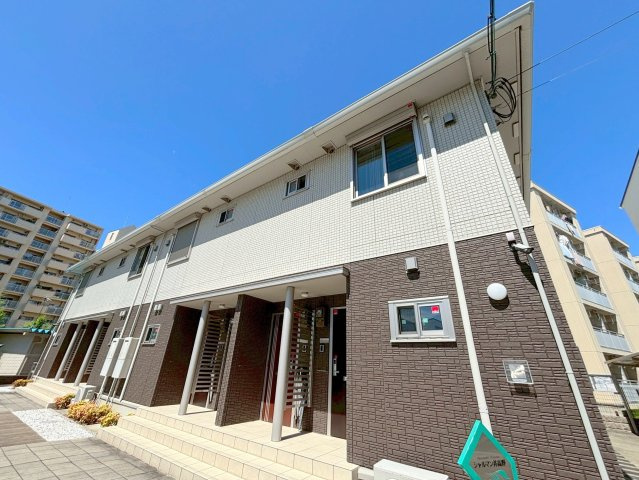 シャルマン井高野の外観