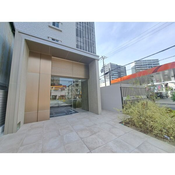 スプランディッド福島WESTのエントランス