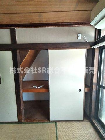 太平寺２丁目中古テラスハウスの収納|たっぷりとした収納スペースです