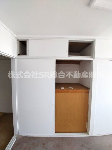 太平寺２丁目中古テラスハウスの収納|便利な収納スペースです