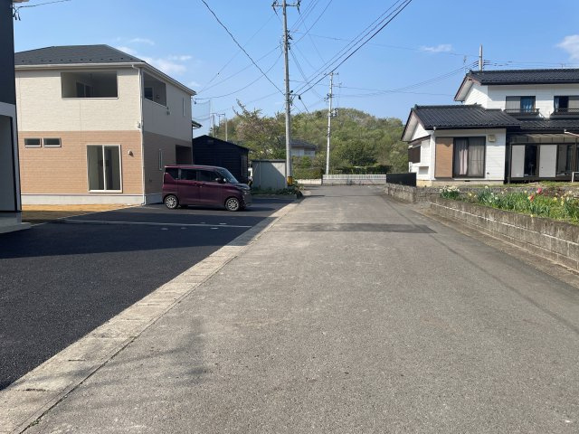 新築戸建　白河市泉田第1　Cradle Garden　全2棟の前面道路含む現地写真|のどかな環境で落ち着きのある生活が送れます！