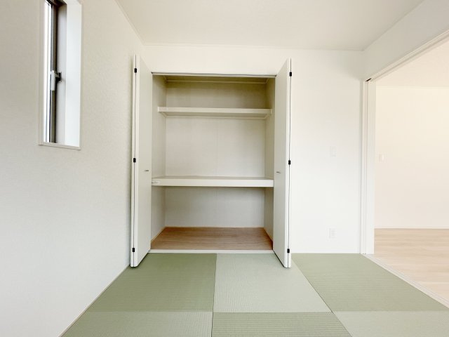 新築戸建・建売　大田原市浅香第8　Cradle Garden　全3棟のキッチン|対面キッチンなので開放感のあるシステムキッチン♪プロパンガスなので火力も十分♪お料理好きにおすすめ♪