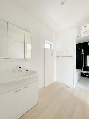 新築戸建・建売　大田原市浅香第8　Cradle Garden　全3棟の浴室|浴室乾燥暖房機付きなので一年中快適なバスタイムが楽しめます！衣類乾燥も可能です♪