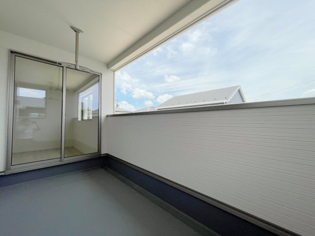 新築戸建・建売　大田原市浅香第8　Cradle Garden　全3棟の収納|物入収納は床面が少し高くなっているのでしゃがまずに物が取れると人気の収納です！