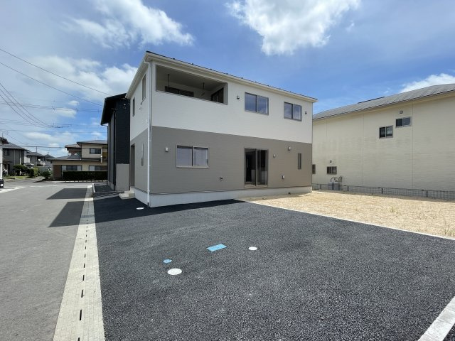 新築戸建・建売　大田原市浅香第8　Cradle Garden　全3棟の駐車場